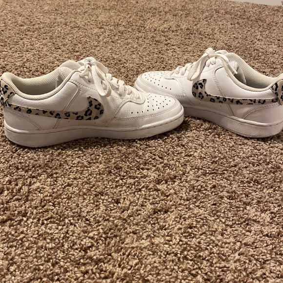 Nike women 7 shoes - Picture 2 of 2